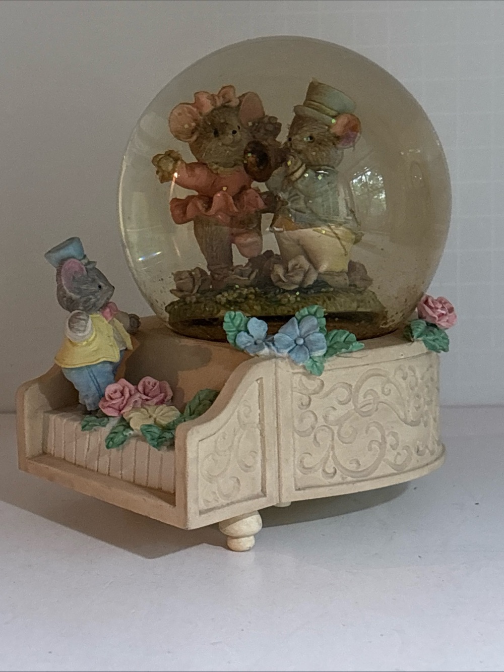 VTG Westland Musical Snow Globe Anthropomorphic Playful Mice Plays Fur Elise